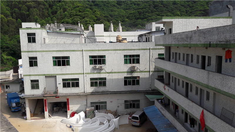 深圳海盛有玻璃鋼公司公司創建于九十年代中期,至今已積累了18年玻璃鋼制品生產的豐富經驗,先后與北京玻璃鋼研究設計院、武漢工業大學等多家大型院校科研機構合作,依托科研新產品、新工藝,在玻璃鋼造型、雕塑、建筑裝飾工程等領域有雄厚的優勢。公司堅持貫徹ISO9001-2008國際質量管理體系認證標準,不斷進行產品創新、技術創新、管理創新,降低成本、提高質量、優質服務,贏得了廣大客戶的信賴和一致好評。 公司位于深圳市龍崗區橫崗街道安良社區福坑二路46號,緊貼地鐵三號線,龍崗大道附近,地理位置優越、交通發達、貨物進出